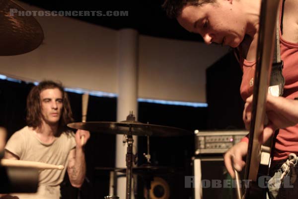 HEADWAR - 2014-06-07 - PARIS - Folie N6 - Parc de la Villette - Carine Donneger - Romain Simon